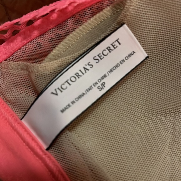 Victoria’s Secret Padded Lace Bralette - Picture 4 of 4